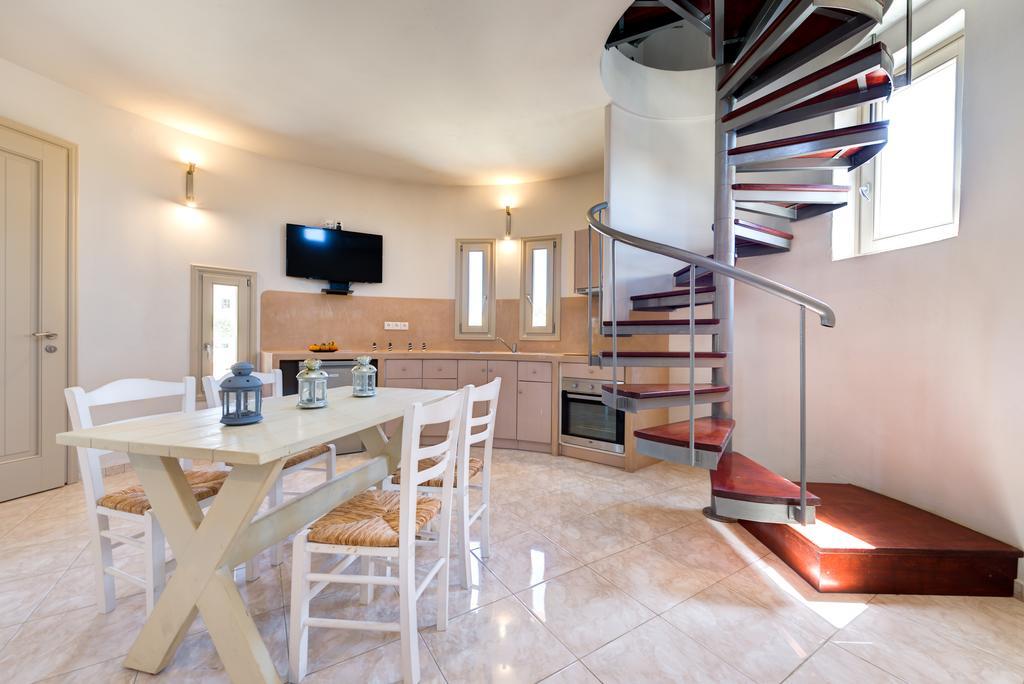 โมโนลิเทีย Apartment คามารี ภายนอก รูปภาพ